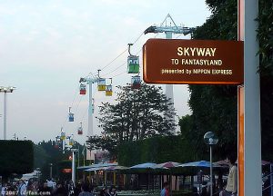 Skyway_at_Tokyo_Disneyland