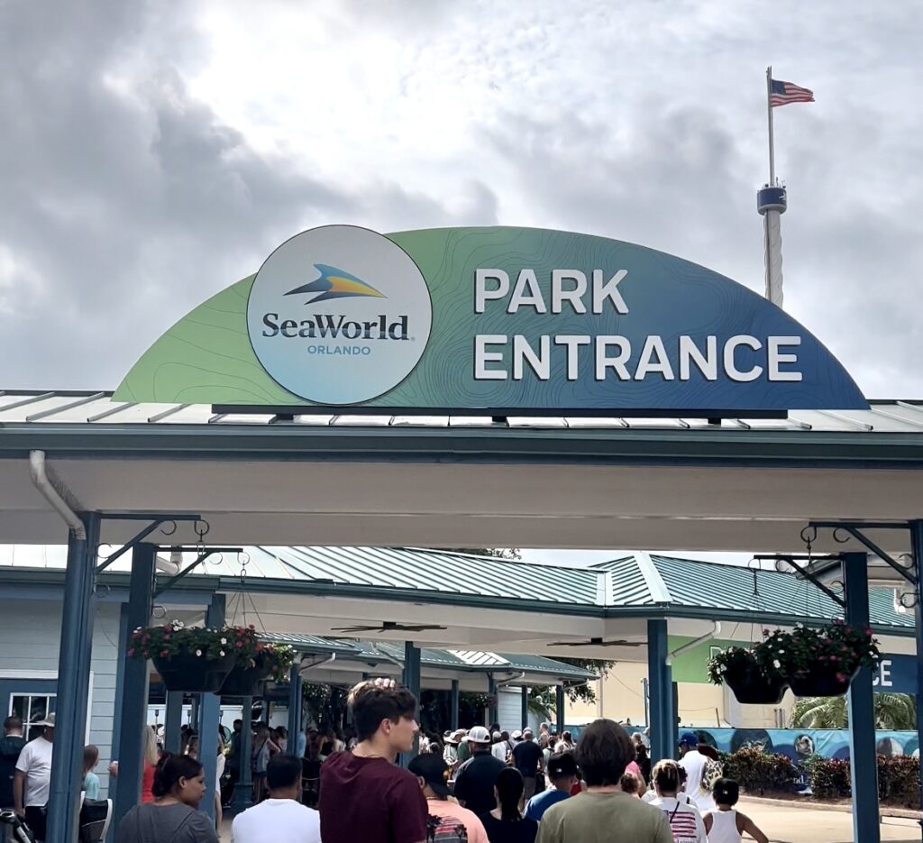 Before Going To SeaWorld Orlando - You Should Get There Early
