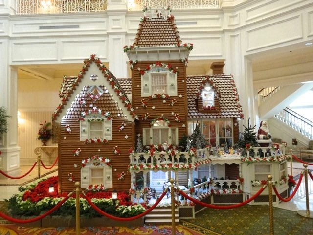 Grand Floridian Gingerbread House 2013 - 02